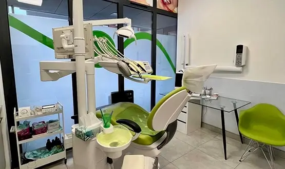 fotel w gabinecie dentystycznym